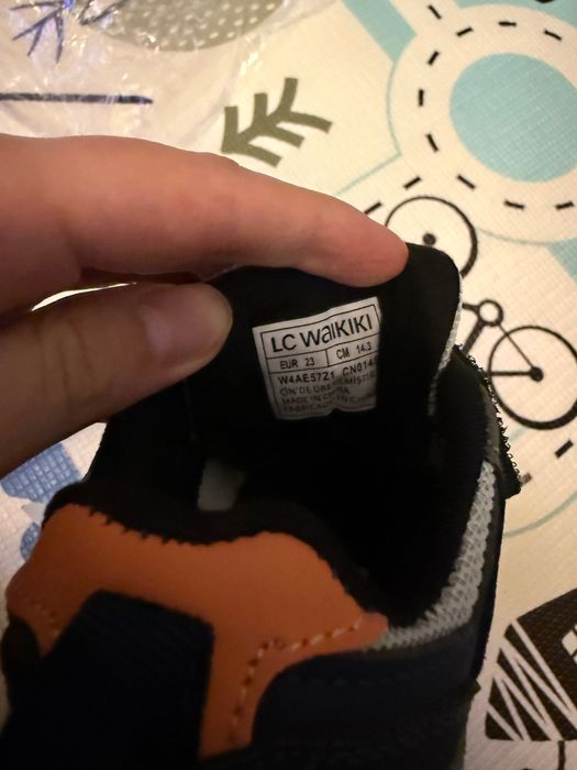 Обувки за момче 23 номер