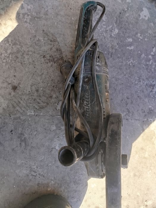 Продам  бу УШМ 230 Макита