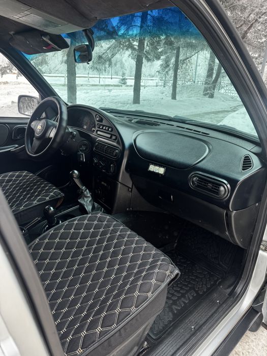 Niva Шевролет в одних руках