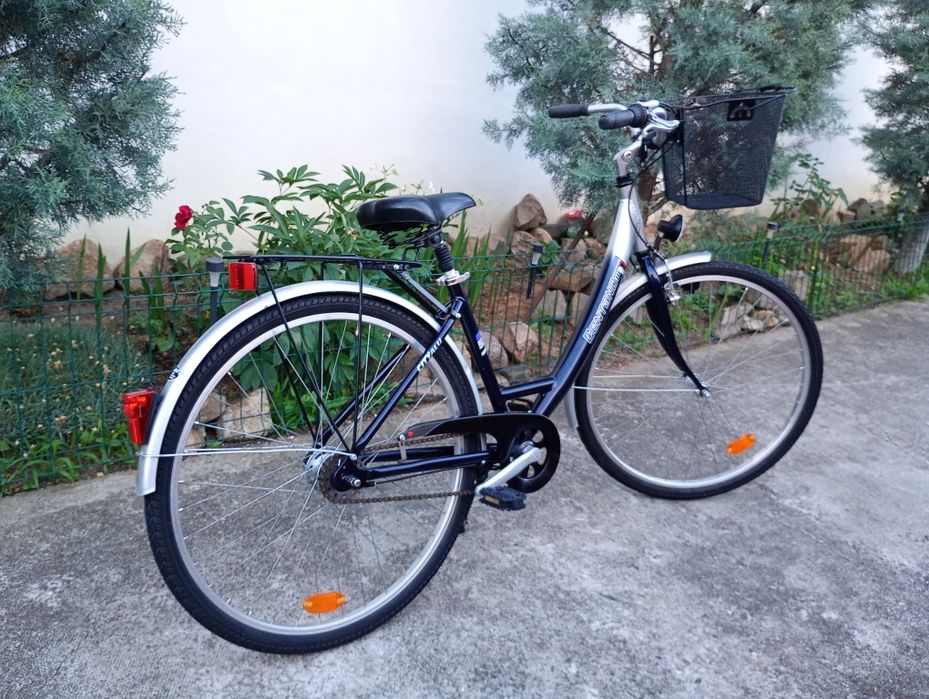 Vând bicicletă damă CENTANO,roți 28,cu 3 viteze Nexus,frână picior !