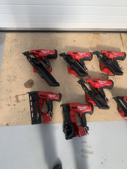 Pistol de batut cuie milwaukee m18