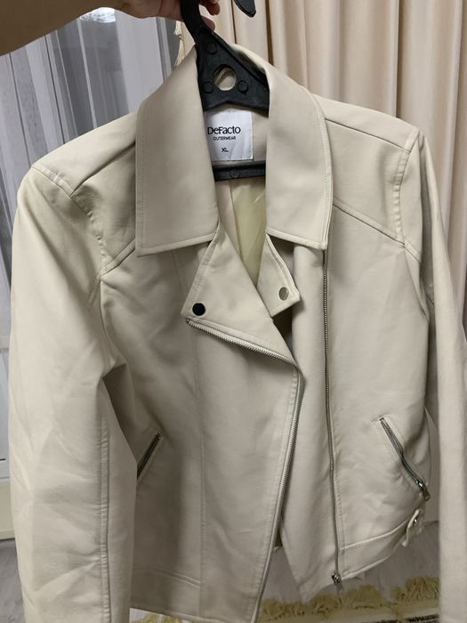 Продам женские платья вещи