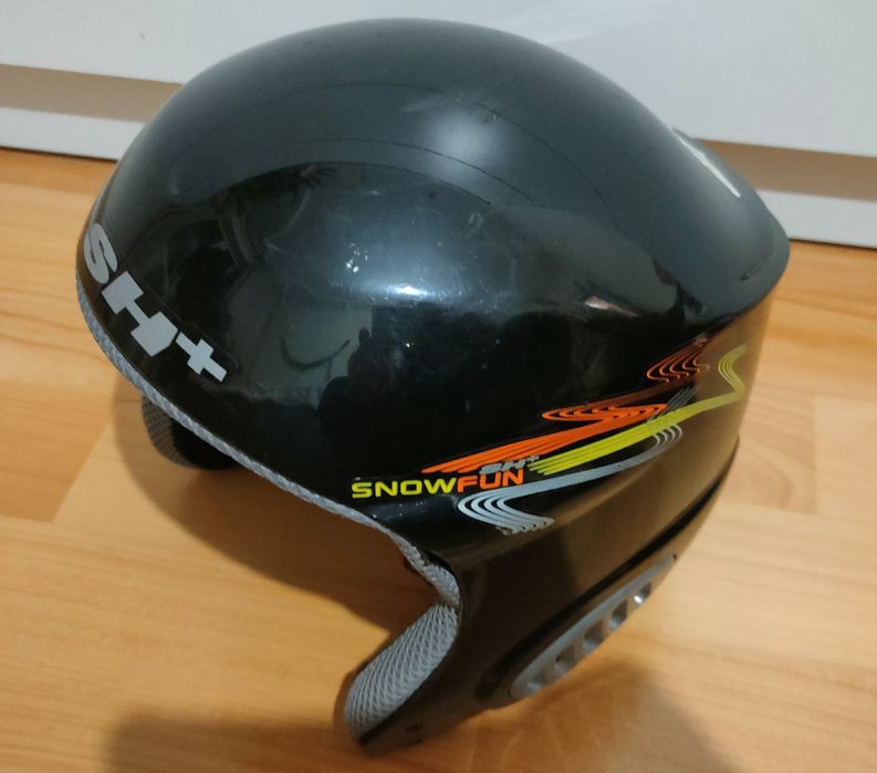 Шлем горнолыжный