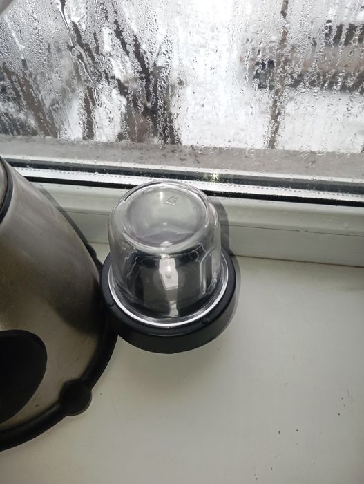 Продам блендер в хорошем