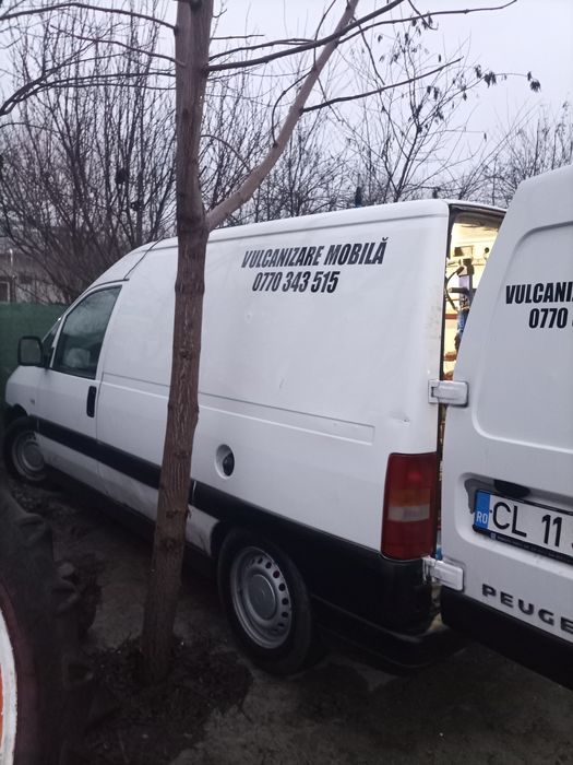Autoutilitara Peugeot expert echipata pentru vulcanizare mobila