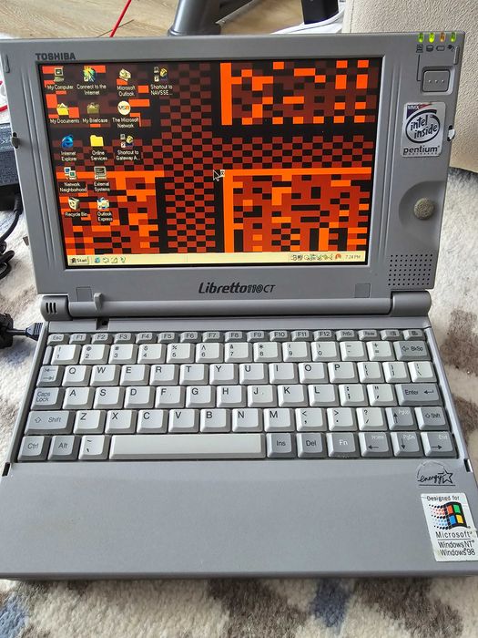 2 laptopuri toshiba libretto 110ct + accesorii
