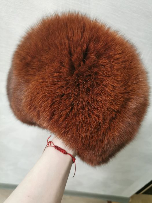 Продам шапку в отличном состоянии(песец)