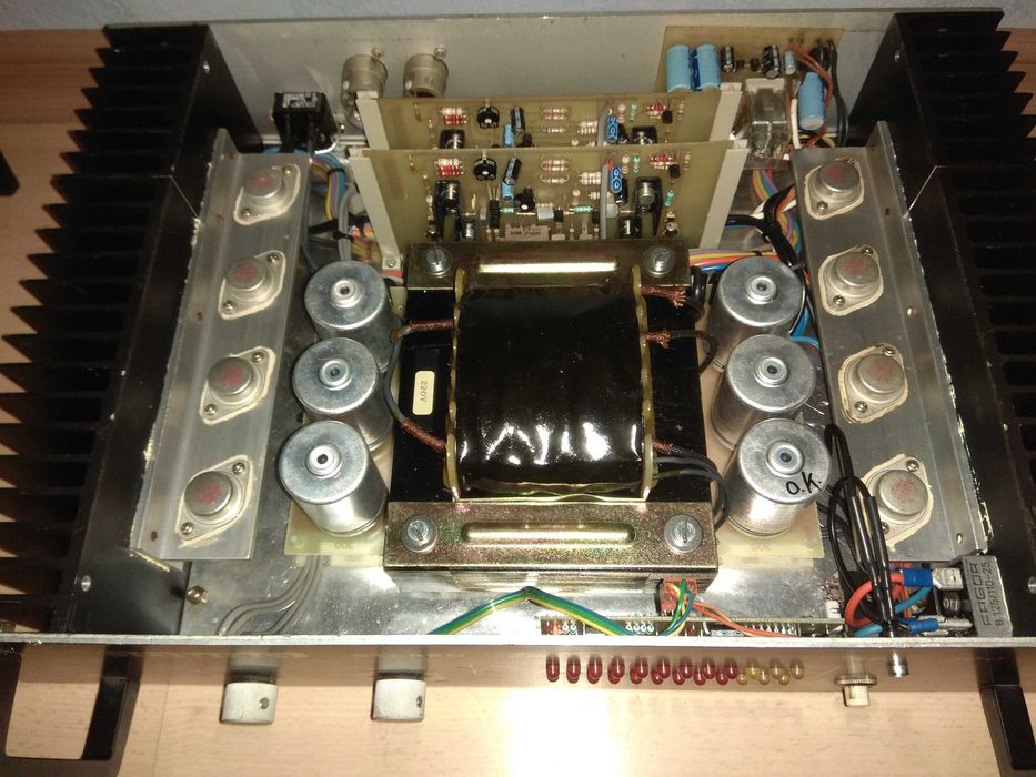 Стерео усилвател Dateq SPA-300