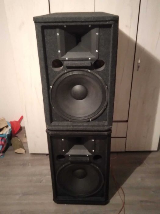 Vând urgent boxe eminence originale