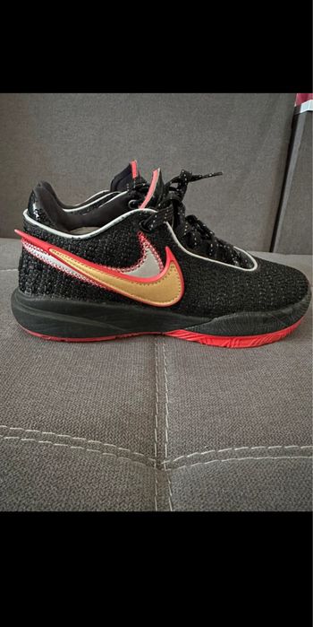 Nike LeBron Trinity 20