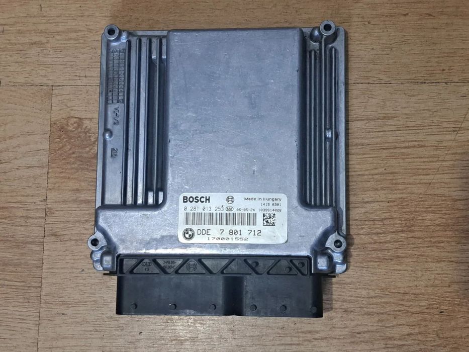Unitate control ECU calculator motor DDE Original BMW E60 E61 M57