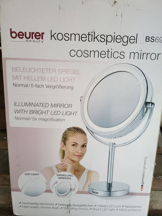 Oglinda cosmetica iluminata cu led Beurer