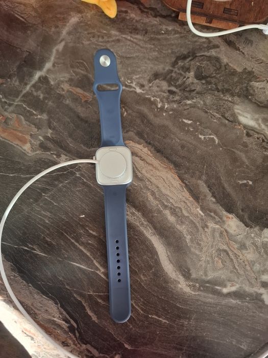 Vând Apple watch seria 10 46 mm, sanatate baterie 100%