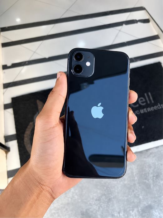 Продаю iPhone 11 64ГБ