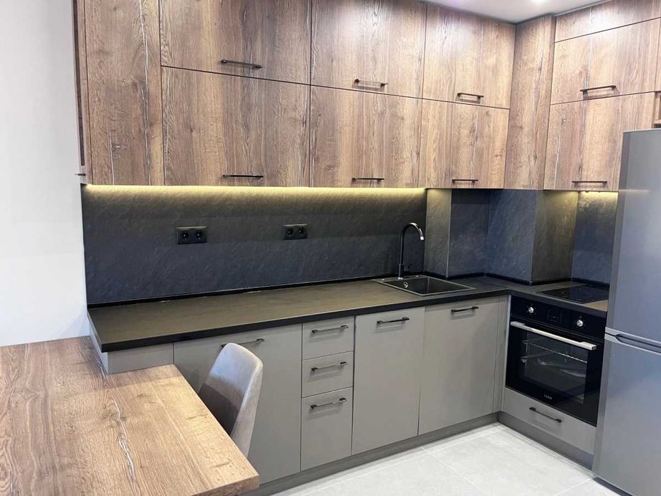 Дава се под наем Двустаен апартамент в София, Студентски град - 65 кв.м за 800 € - Снимка #2