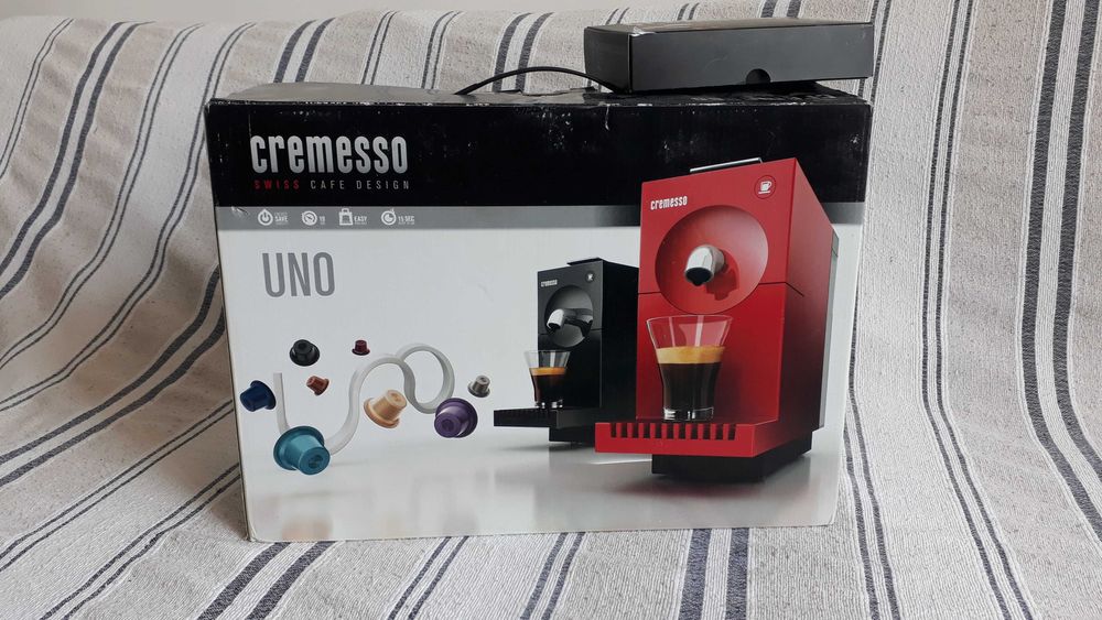 Компактная стильная кофемашина Cremesso™ Uno Pool Blue ®. Новая!