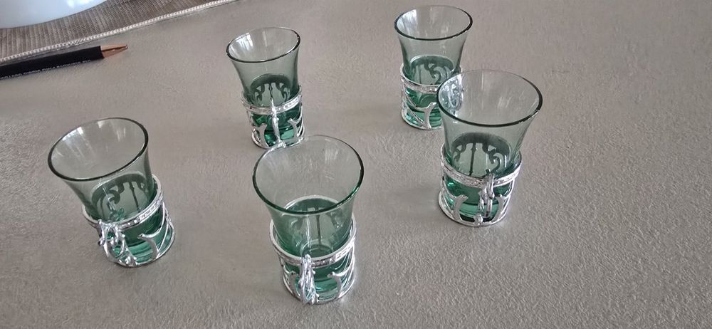 Комплект чаши , гарафа с тапа лъв