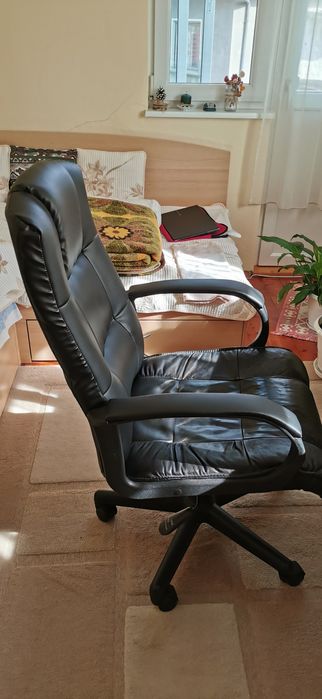 Кожен офис стол - черна кожа