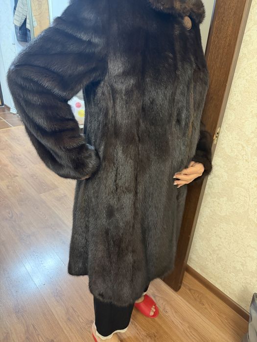 Продам 2 женские шубы