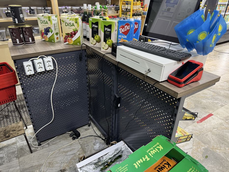 Продам ресепшен для магазина