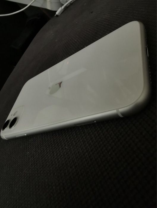 iPhone 11 white 128gb