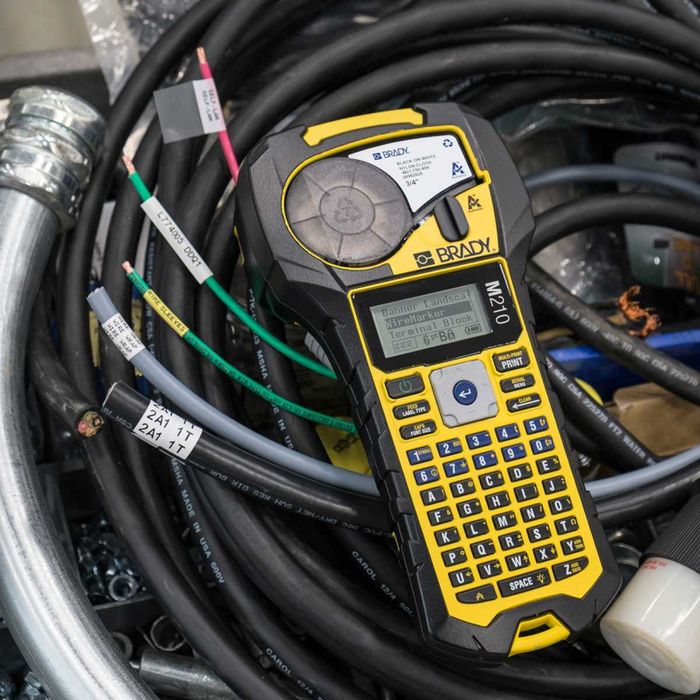 Портативный принтер этикеток BRADY M210 (США)