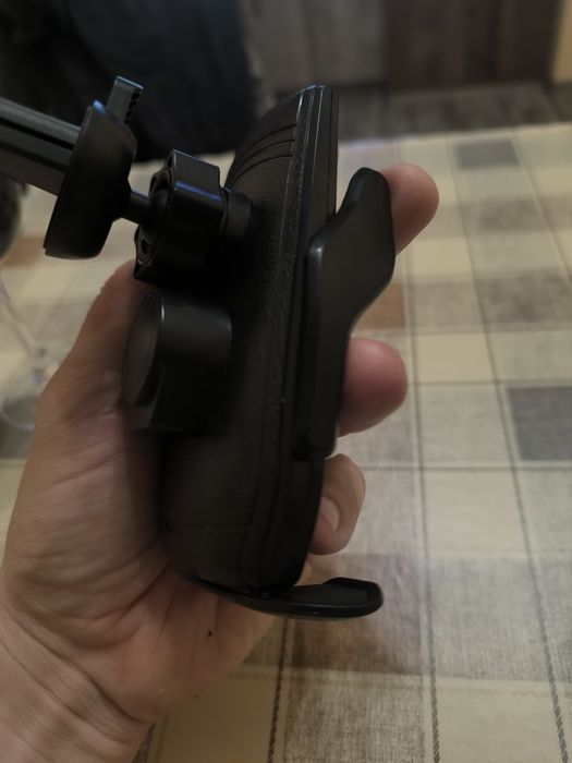 Стойка за кола,безжично зареждане