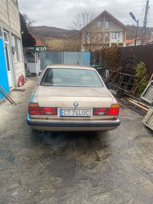 BMW e32 3.5 1989 211cp