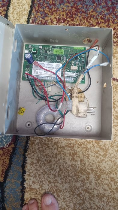 Vând sistem alarma DSC