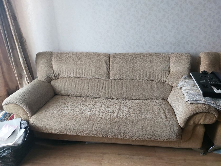Диван и два кресла