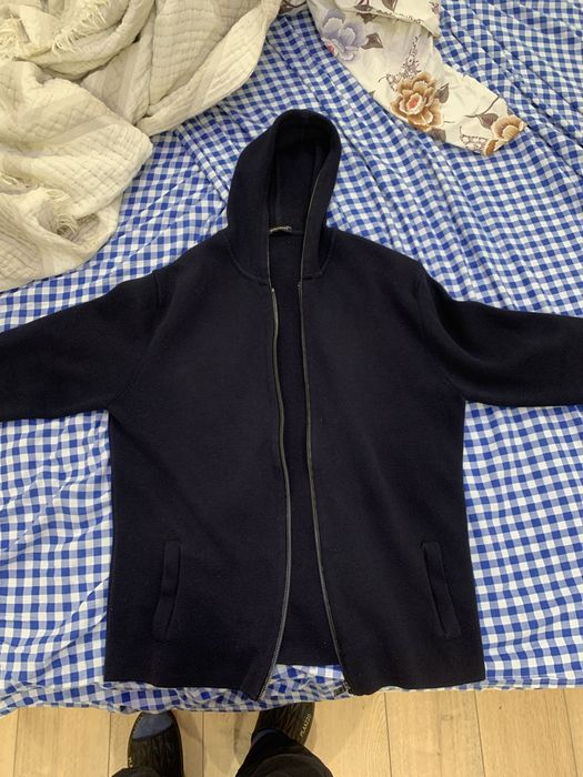 Продам одежду срочно оригинал