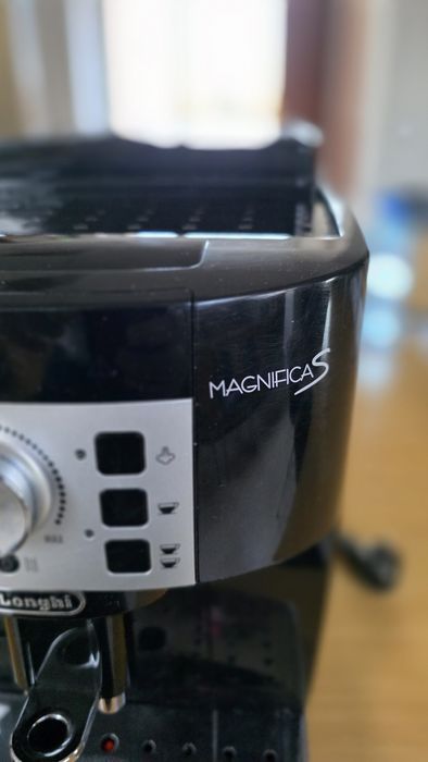 Кафеавтомат De'Longhi Magnifica S  

Технически характеристики:

Разме