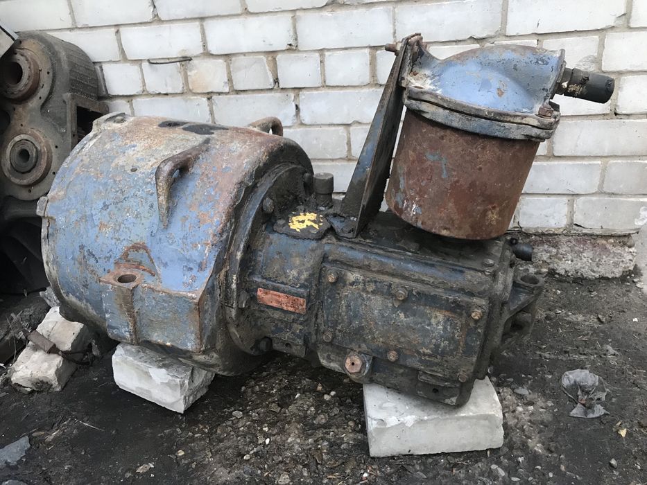 Компрессор экскаватора ЭКГ-5