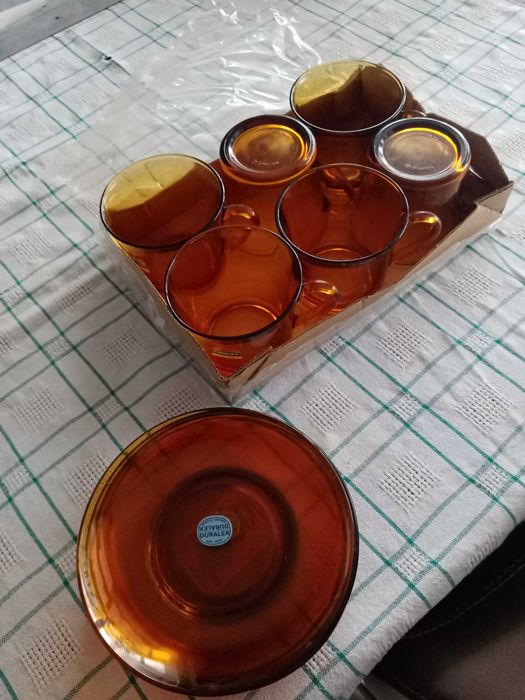 сервиз за кафе, чинии, купички