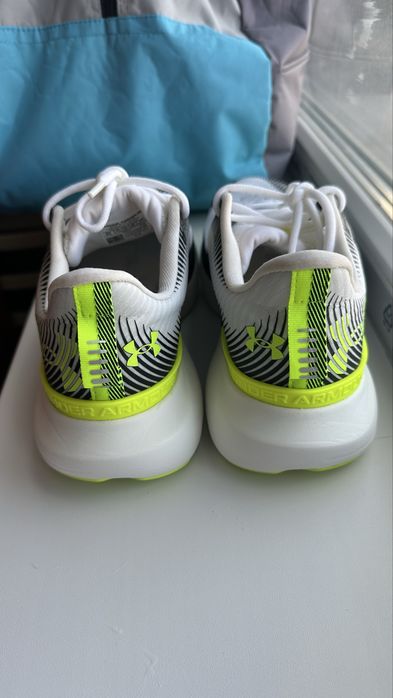 Кроссовки Under Armour размер 42