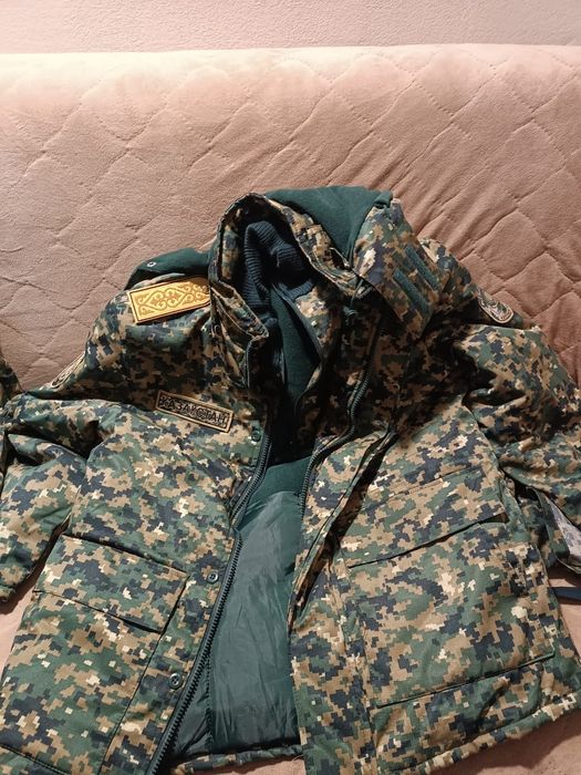 Продам зимний набор одежды