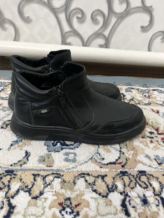 Продаются ботинка осенние