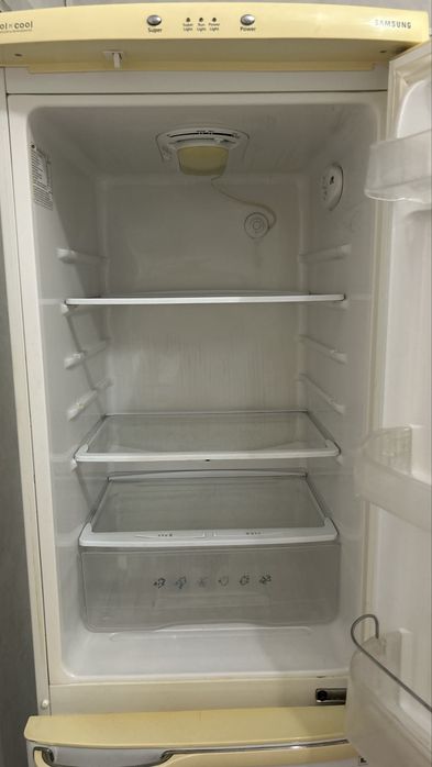 Продам холодильник Samsung