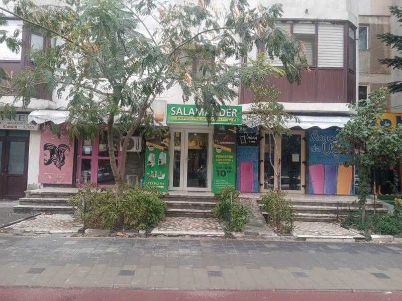 Vand spatiu comercial Slobozia
