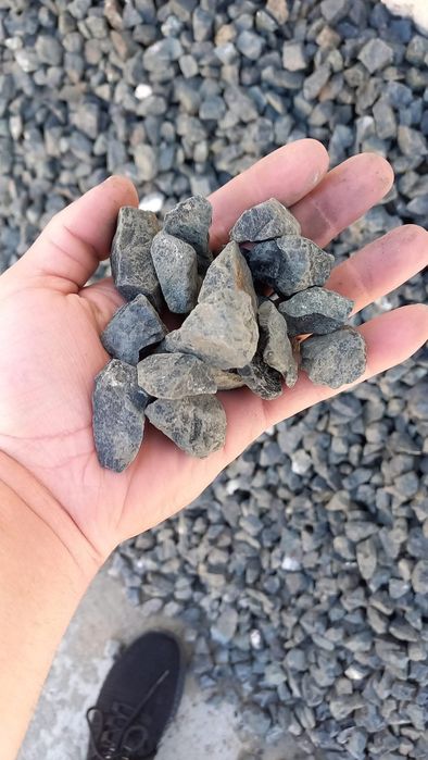 Piatra 16-32 Pietriș nisip Balastru Pământ negru vegetal Amestec beton