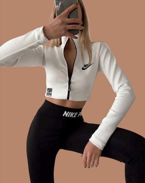 Дамски екипи найк 28 евро