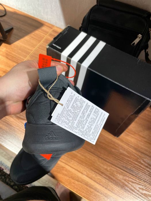 Adidas кросовка великан 45,46