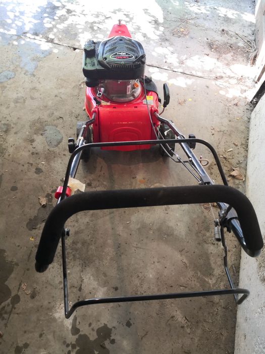 Моторна косачка самоходна