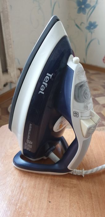 Продам утюги  б/у