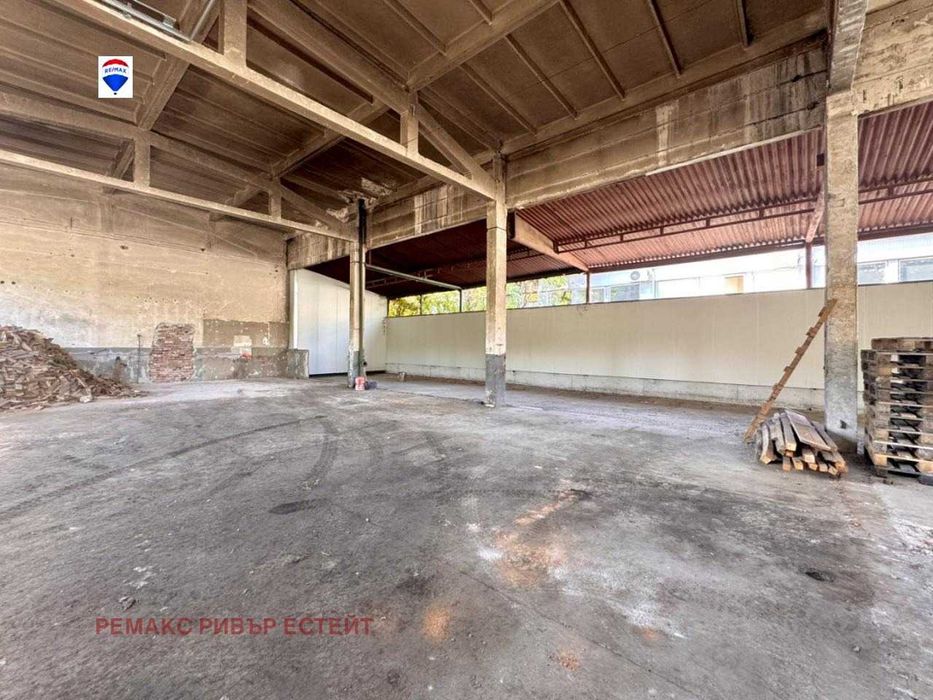 Продава се Промишлена сграда в Русе, Здравец Изток - 940 кв.м за 350 €/кв.м - Снимка #11