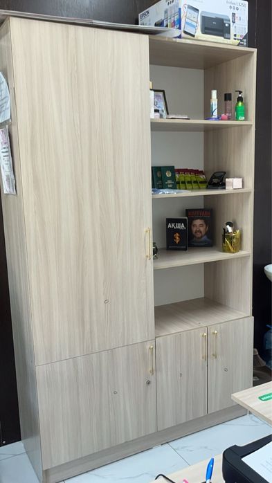 Шкаф продается. В отличном состоянием