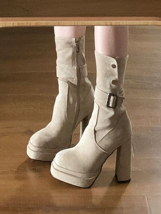 Продам новые сапожки замшевые рр40