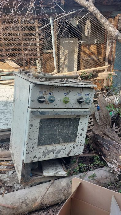 Продам газ плиту