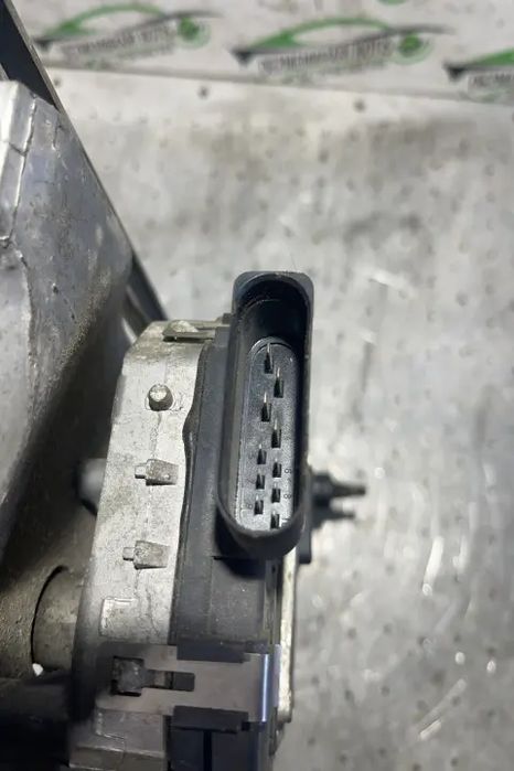 Ansamblu stergatoare parbriz volan pe stanga Audi A8 2006