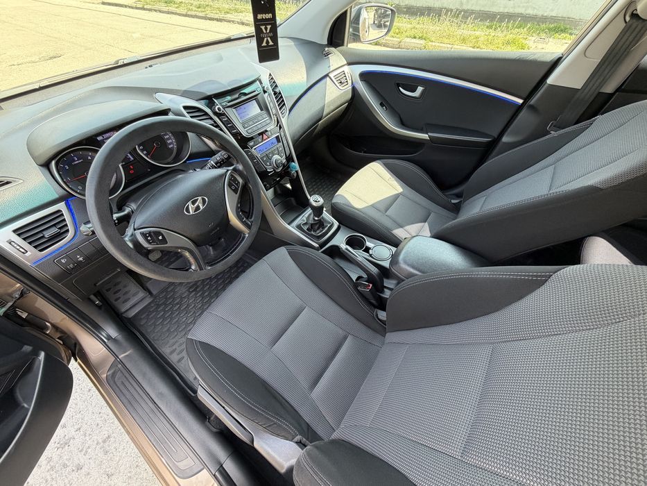 Hyundai i30 Facelift 1.4 diesel /lumini ambientale